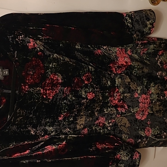 Ann Taylor Petite Size 10 floral velour holiday dress. - Picture 3 of 12